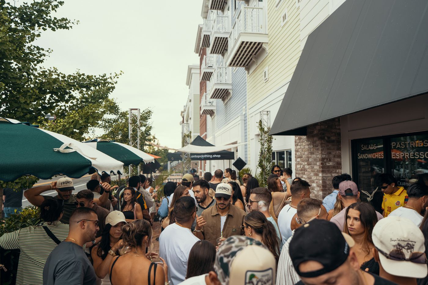 The full crowd at Roto